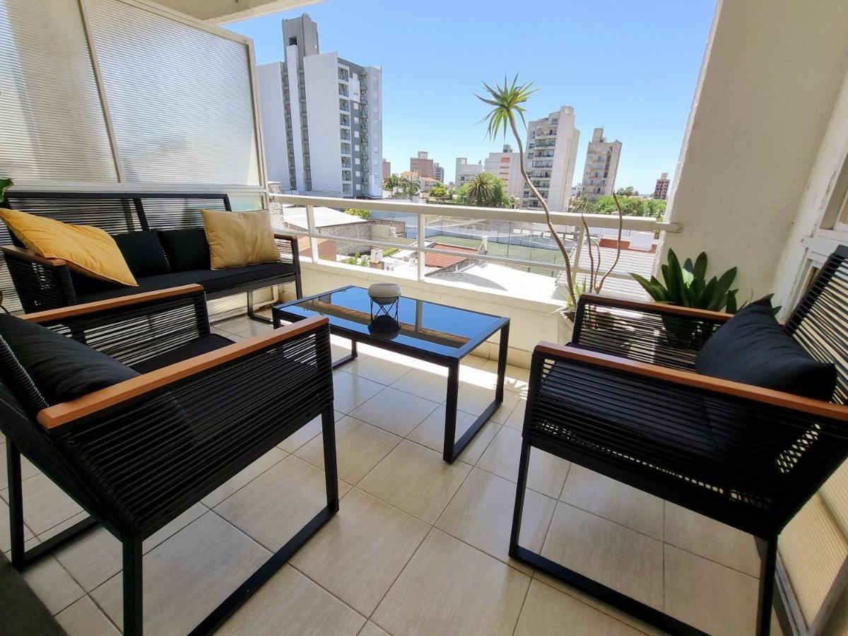 Moderno Departamento céntrico a tres cuadras de la peatonal y una del Hospital de niños Paraná Esterno foto